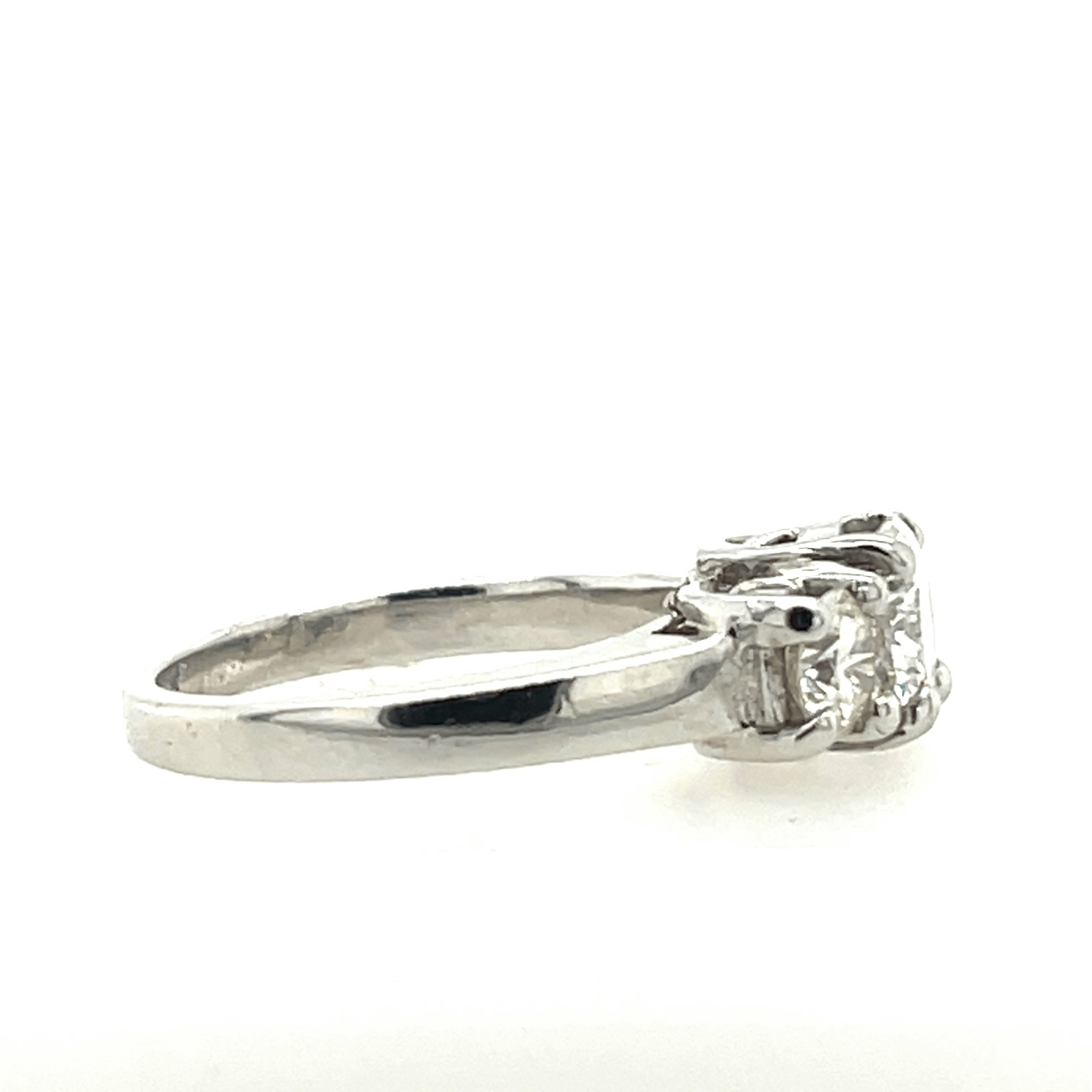 1.00 ct Three-Stone Engagement Ring - Image 5