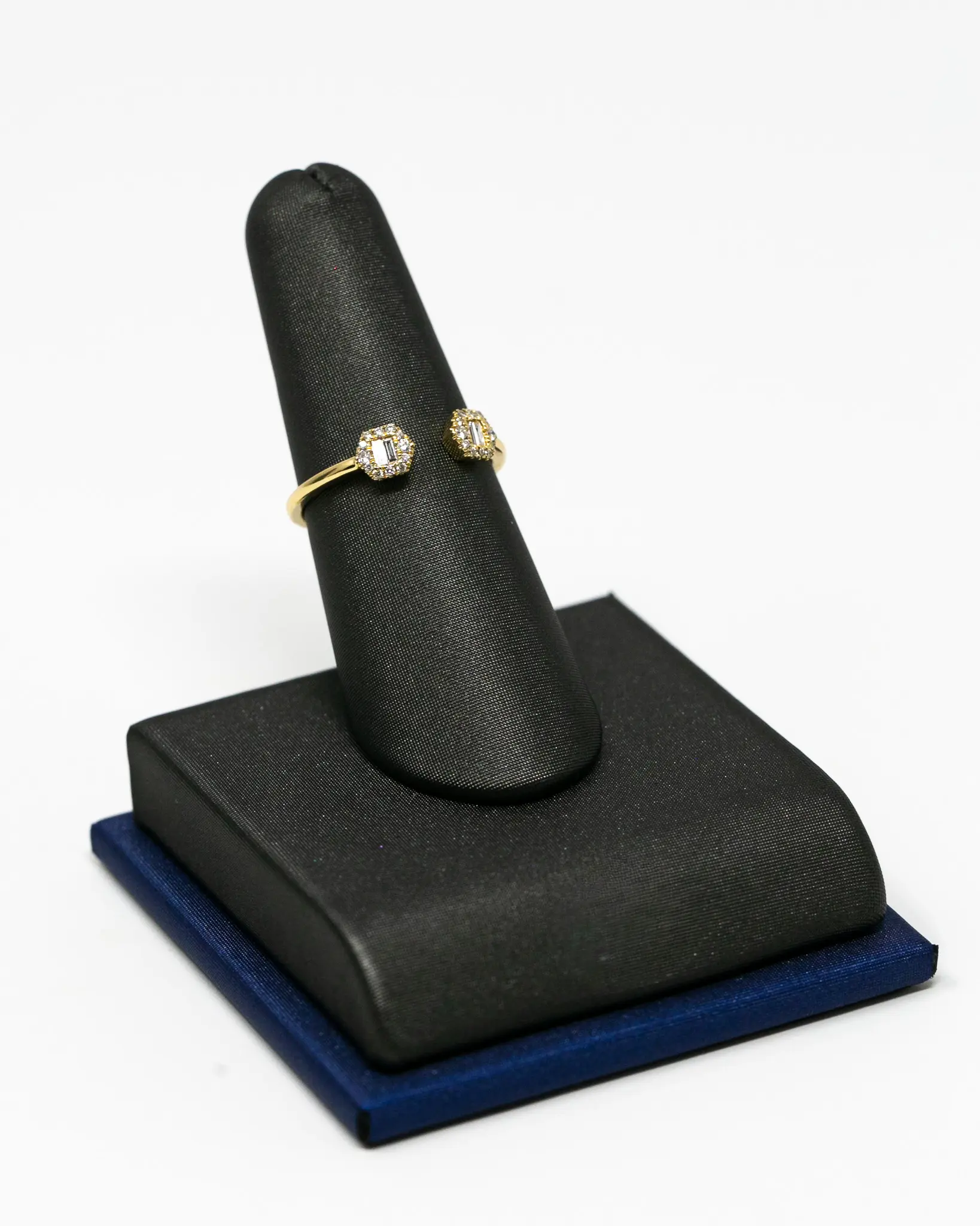 Open Cuff Diamond in White Gold