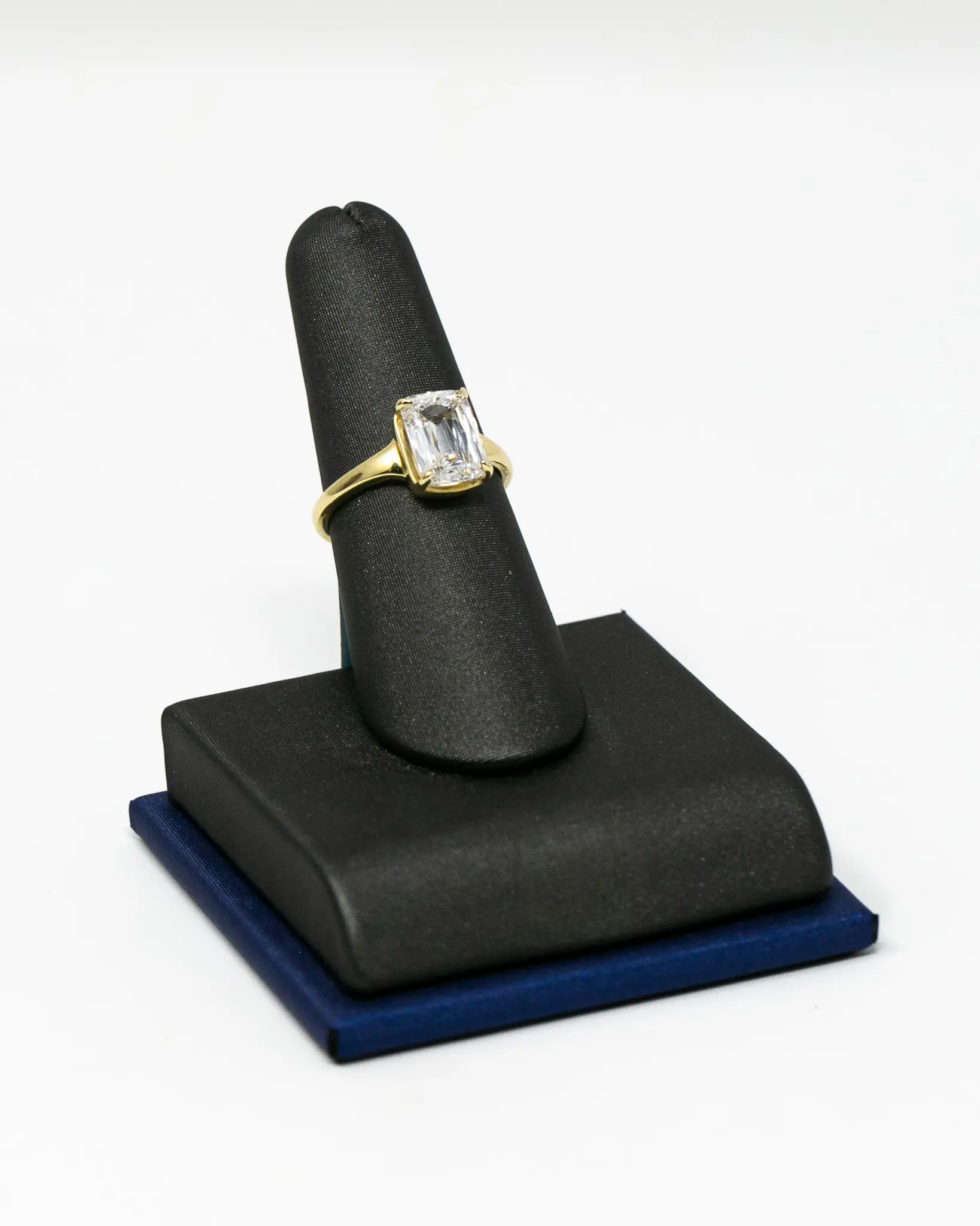 Radion Cut Lab Diamond in Yellow Gold