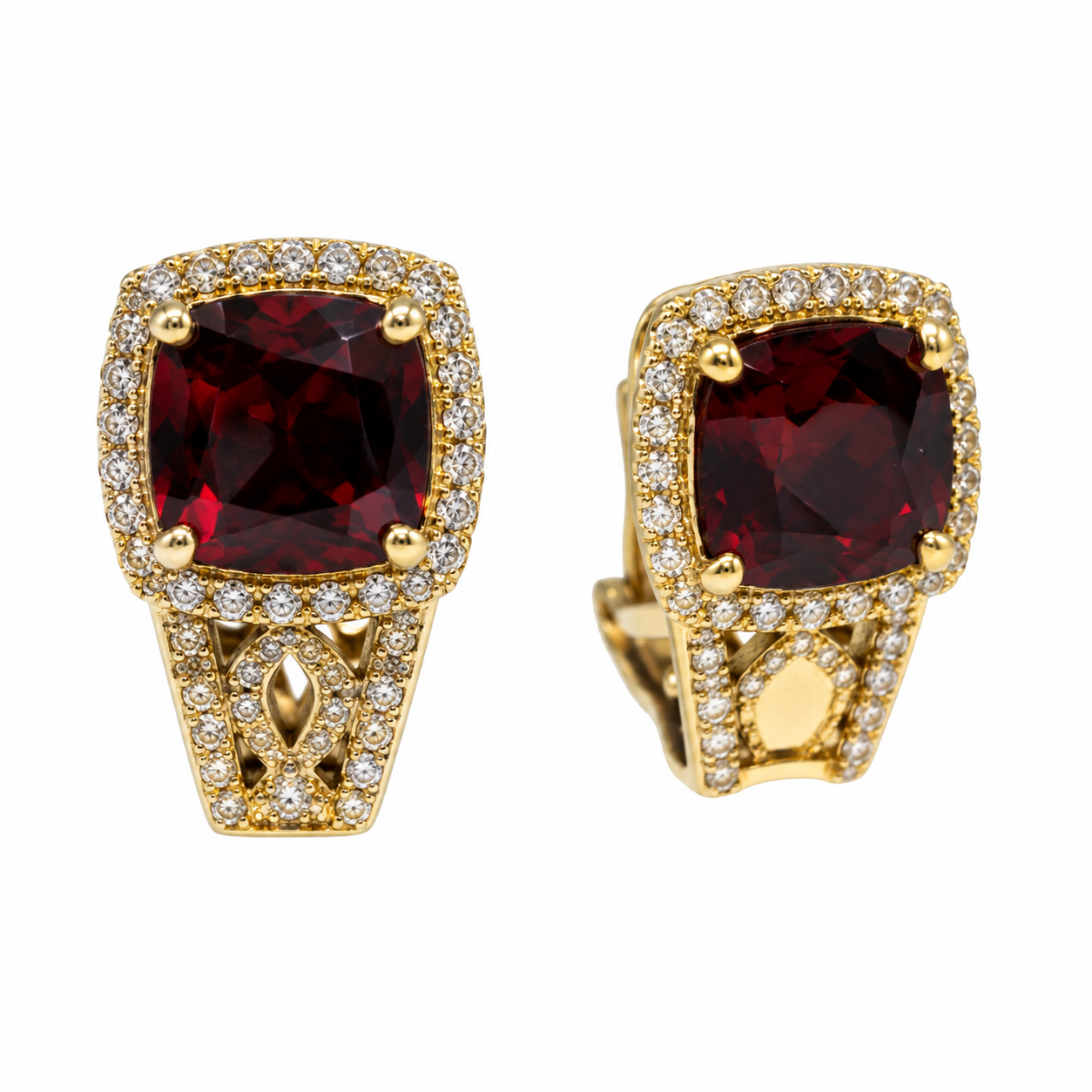 Cushion Cut  With Diamond Halo in Yellow Gold