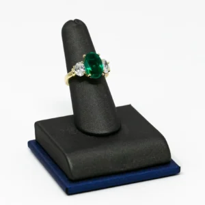 Oval Emerald Lab Diamond In Yellow Gold