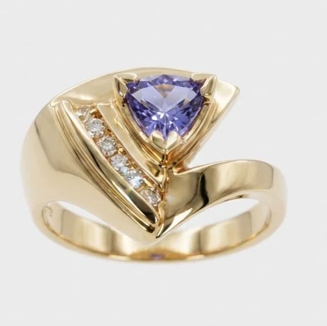 Tanzanite and Diamond Ring in Yellow Gold