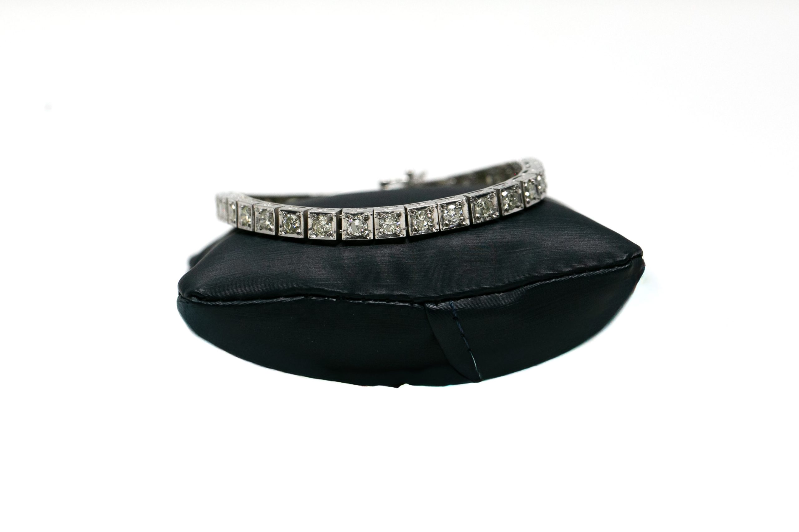 Vintage Tennis Diamond Bracelet in Platinum