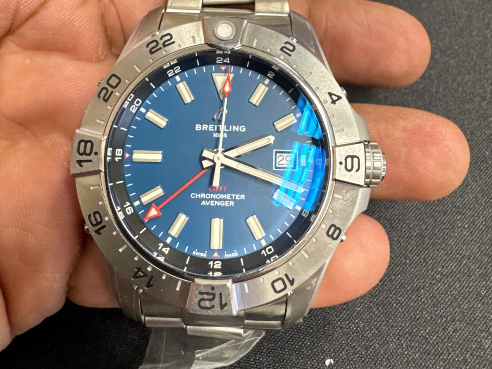 Breitling Avenger GMT Automatic - Con011