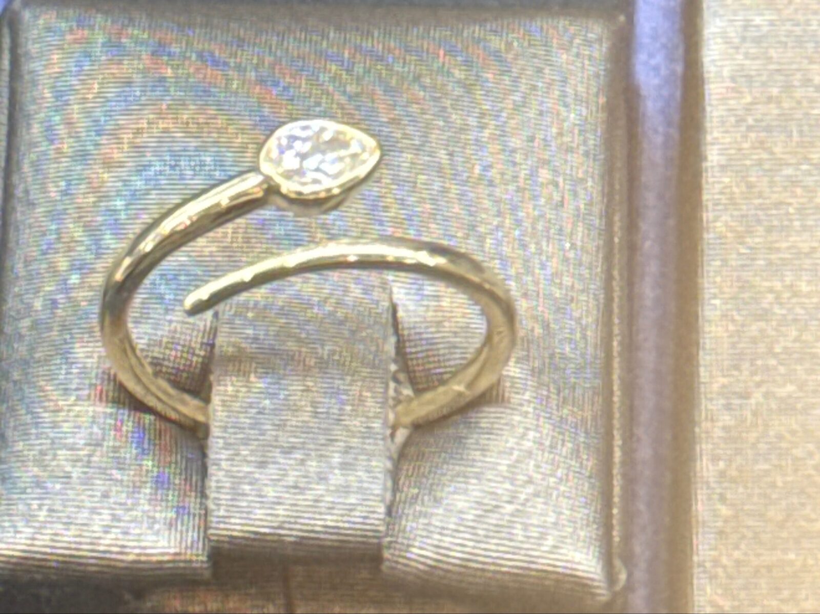 Pear Shape Swirl Diamond in Yellow Gold