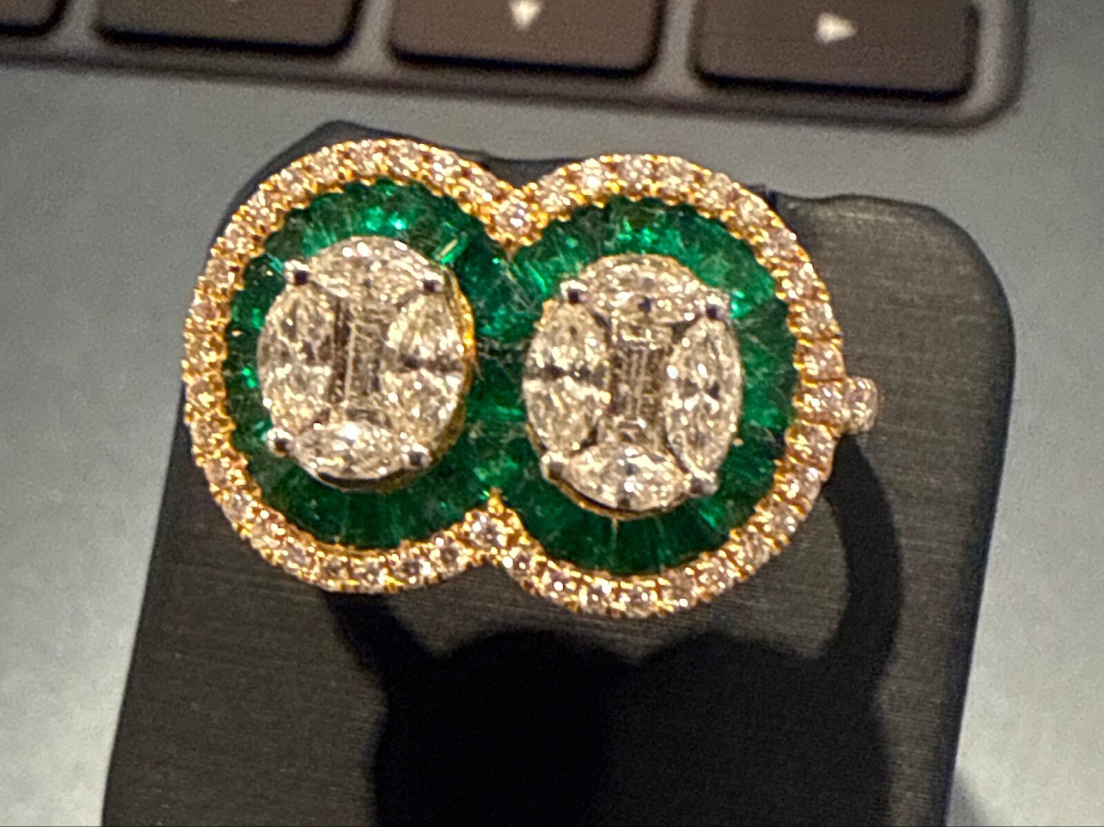 Mosaic Oval Diamond and Emerald in Yellow Gold