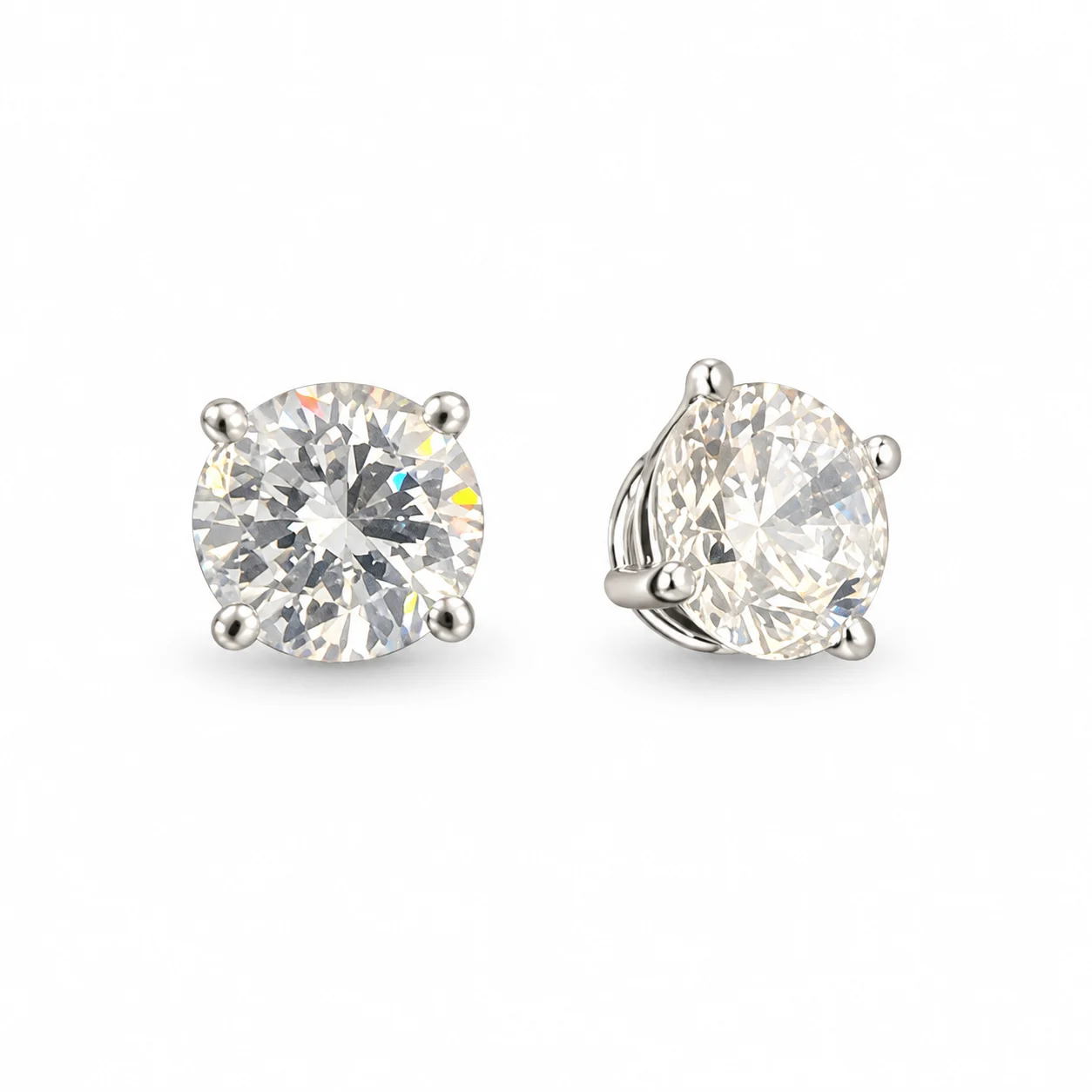 Round Studs in White Gold