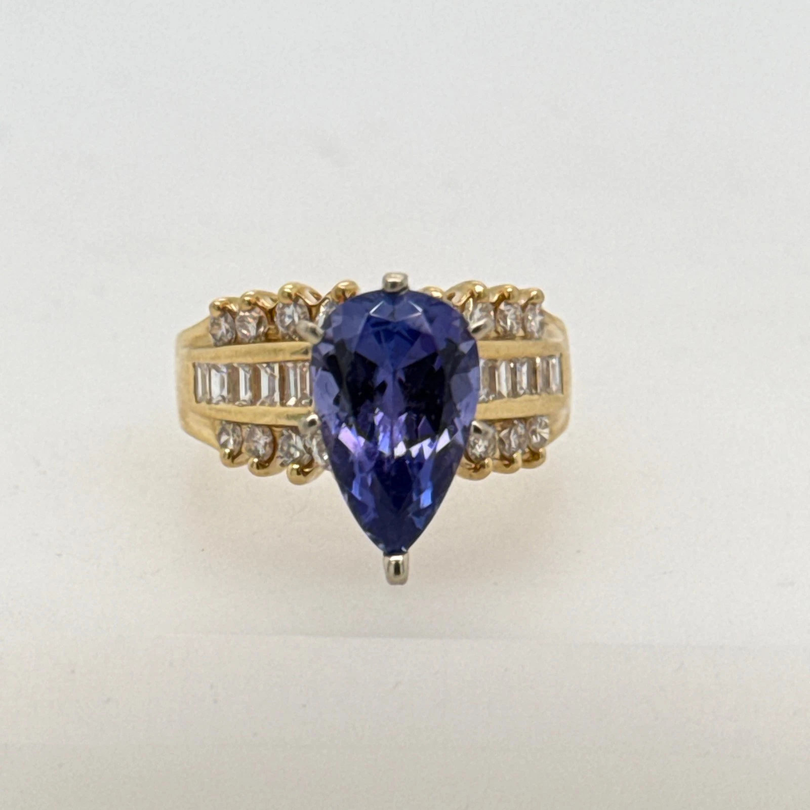Tanzanite Ring in Yellow Gold